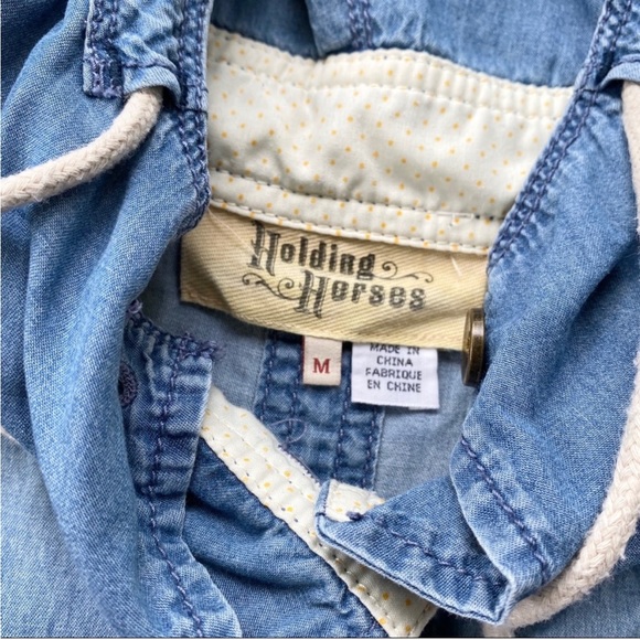 Holding Horses Anthropologie Chambray Denim Hooded Button Up - Picture 6 of 7
